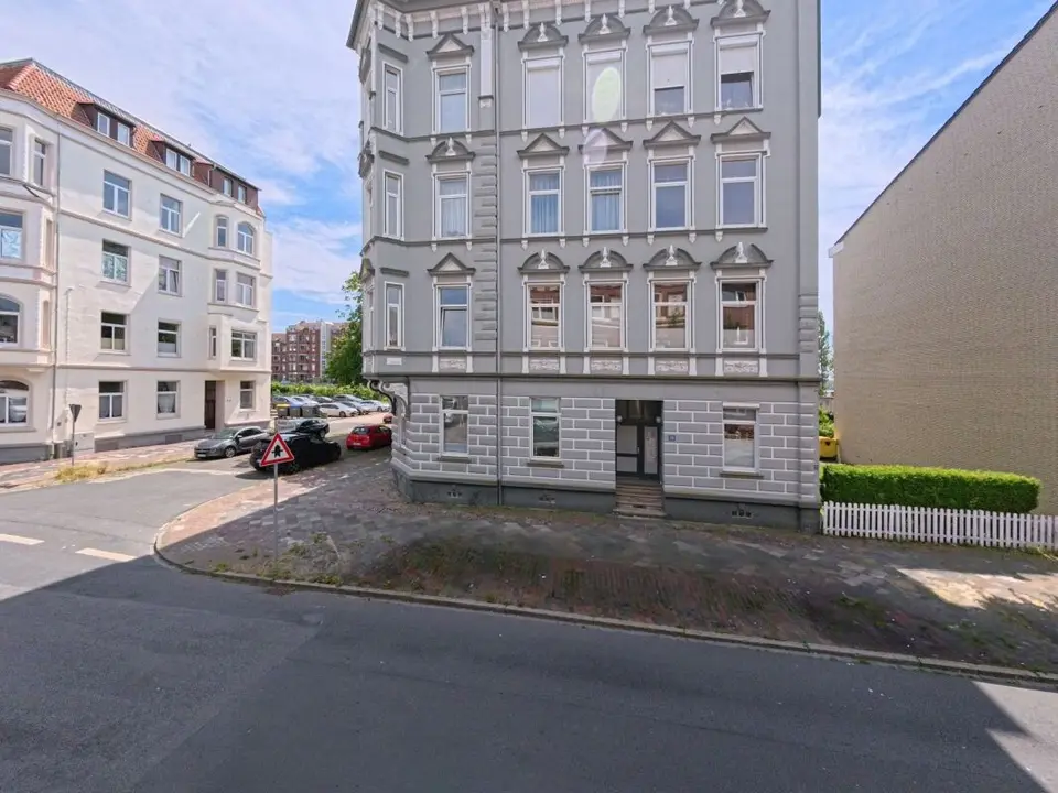 4 Zimmer Wohnung mit 117 m² in Wilhelmshaven – Bild 2