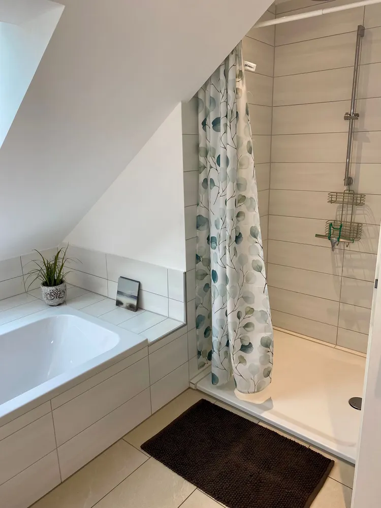 2 Zimmer Wohnung mit 77 m² in Bonn – Bild 11