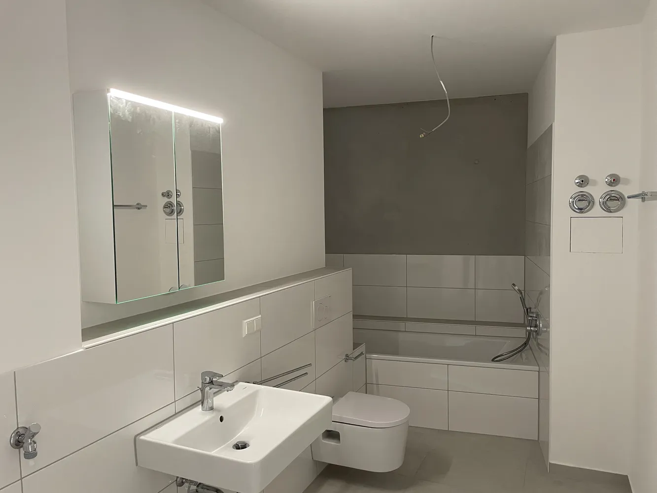 4 Zimmer Wohnung mit 132 m² in Karlsruhe – Bild 2