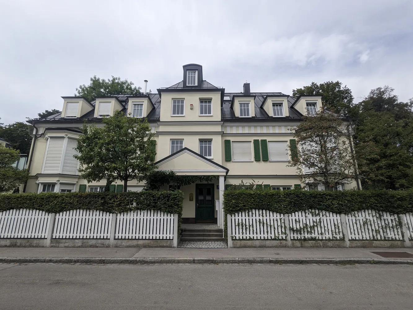 3 Zimmer Wohnung mit 105 m² in München – Bild 11