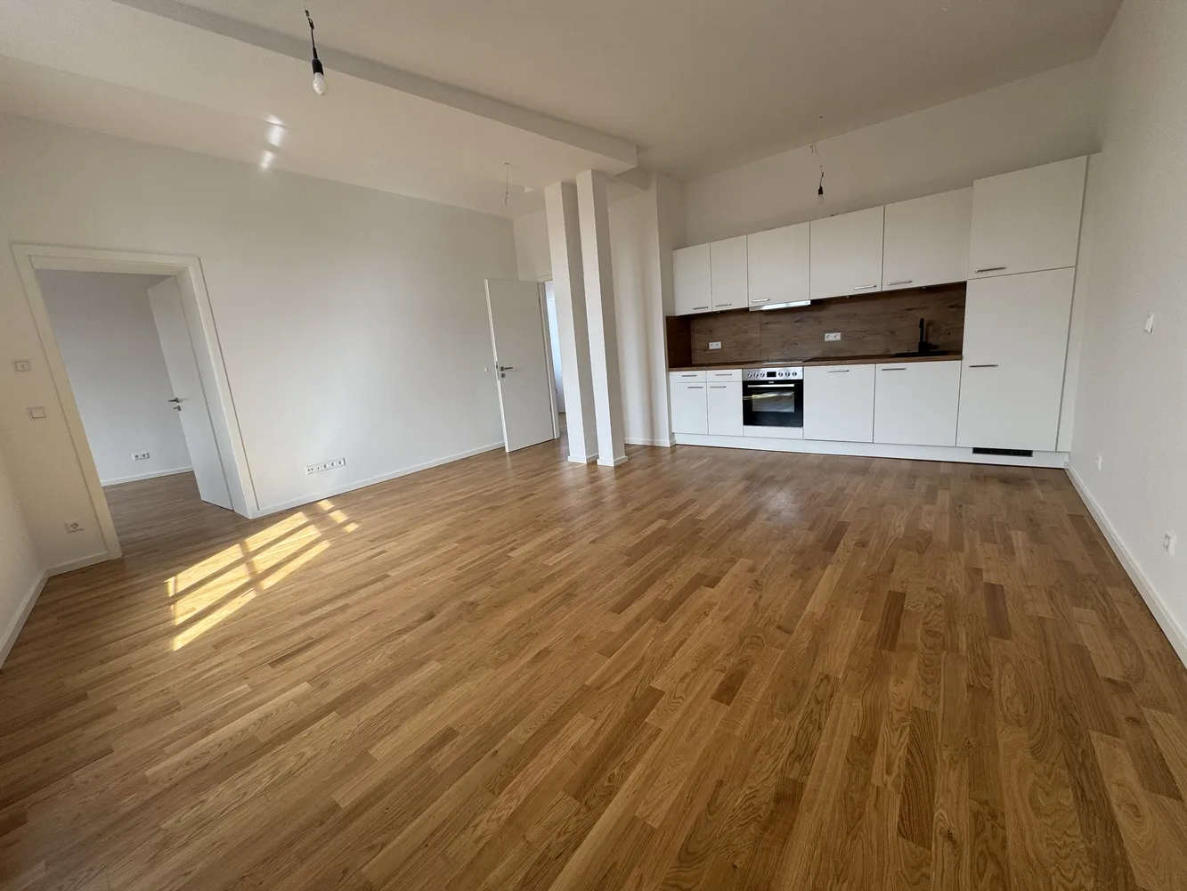 2 Zimmer Wohnung mit 105 m² in Halle (Saale) – Bild 1