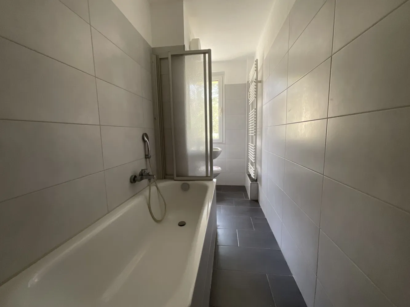 2 Zimmer Wohnung mit 47 m² in Suhl – Bild 2