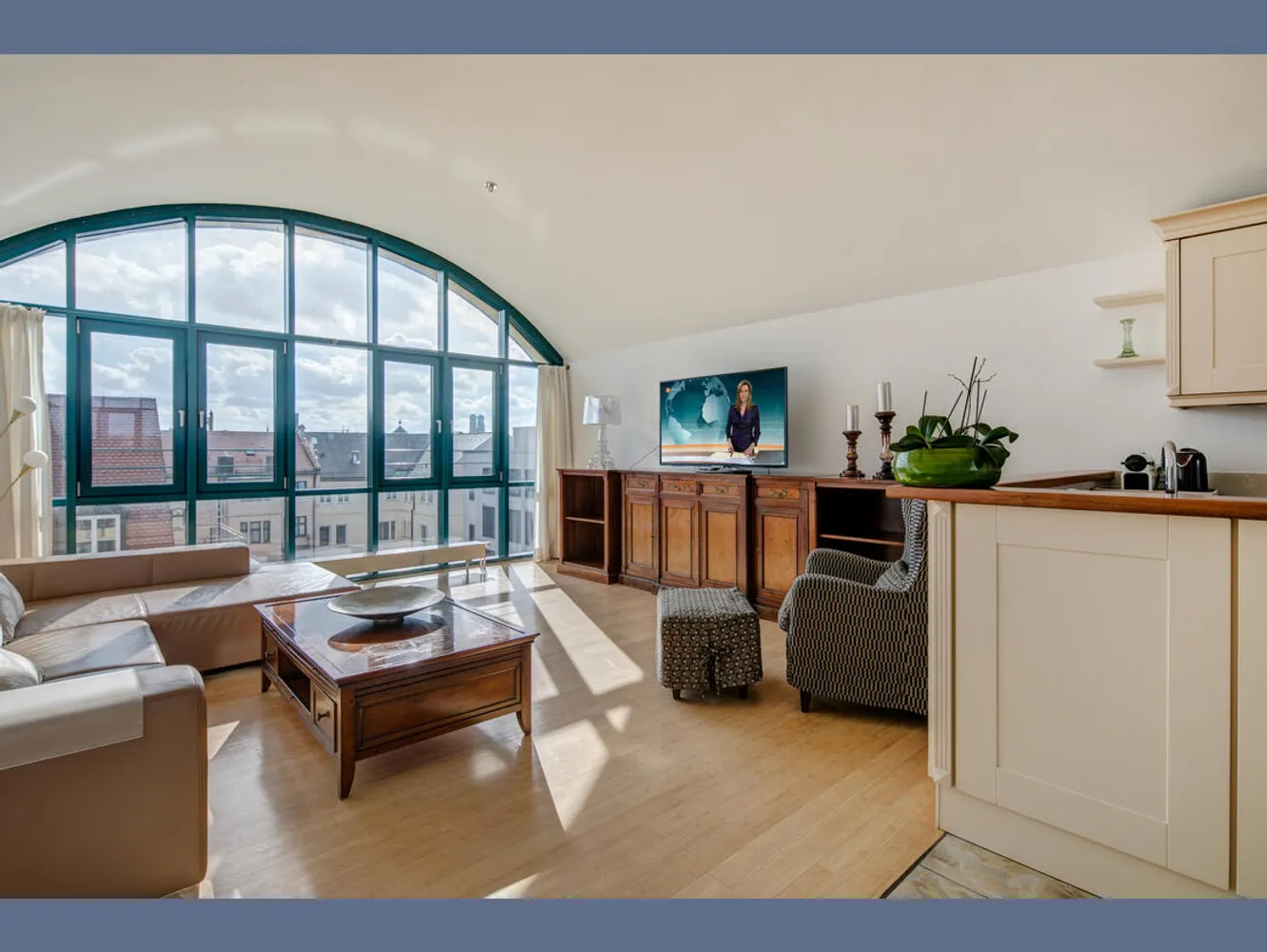 3 Zimmer Wohnung mit 160 m² in München – Bild 2