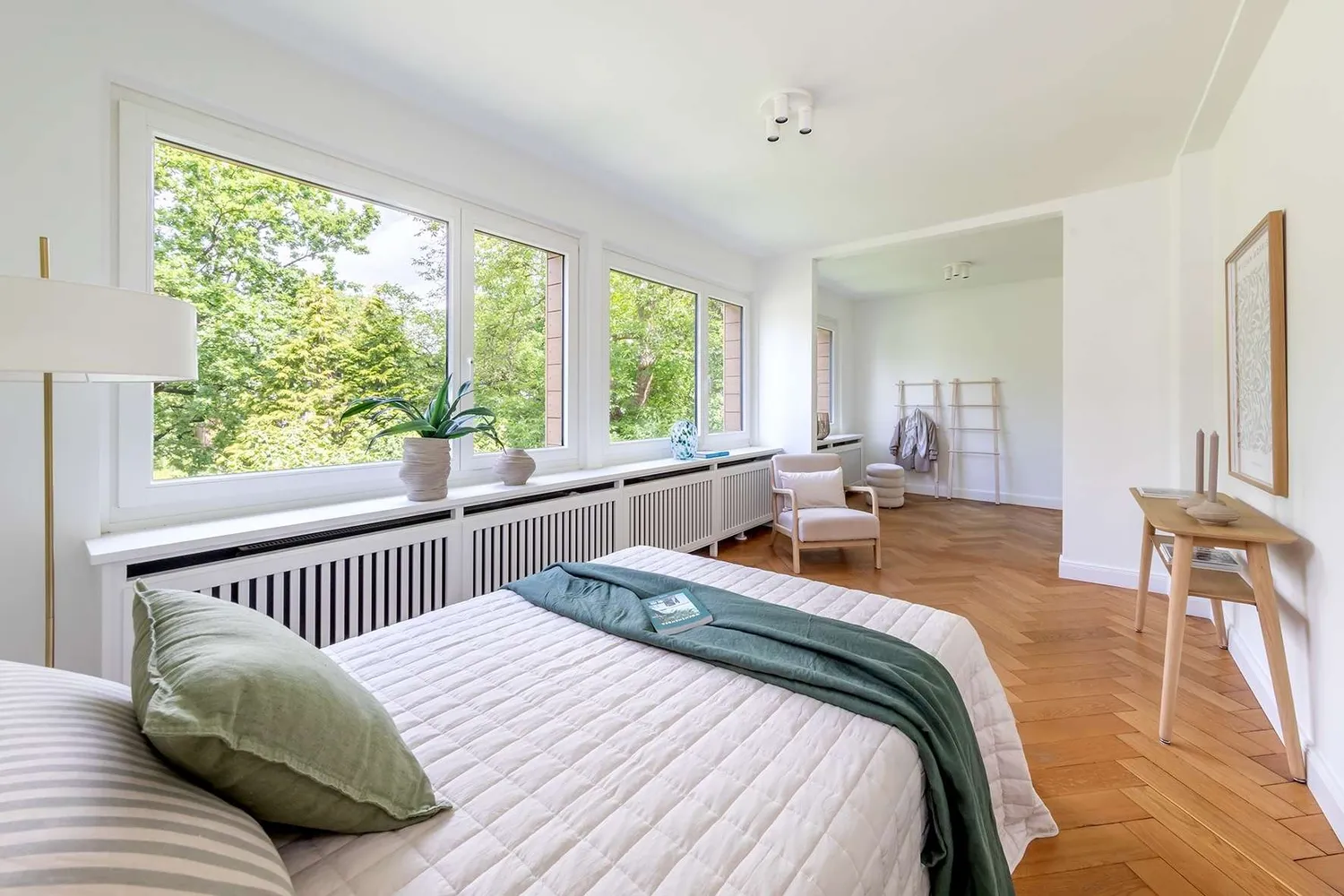 4 Zimmer Wohnung mit 166 m² in Hamburg – Bild 2