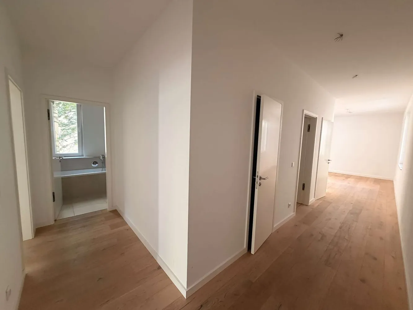 4 Zimmer Wohnung mit 94 m² in Berlin – Bild 2