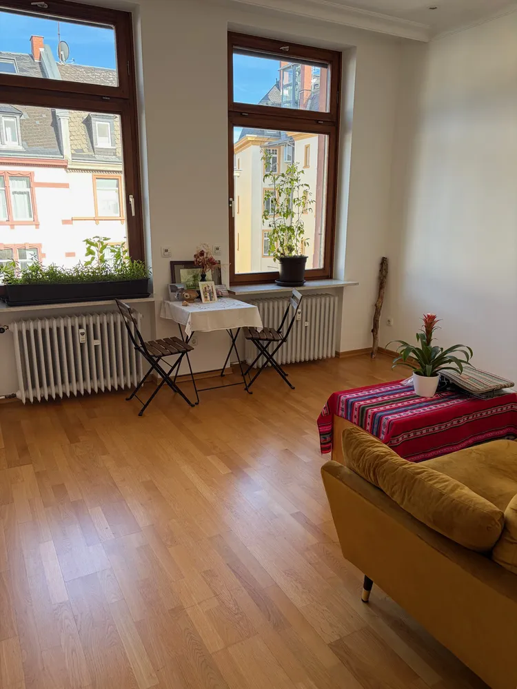 3 Zimmer Wohnung mit 79 m² in Frankfurt am Main – Bild 2