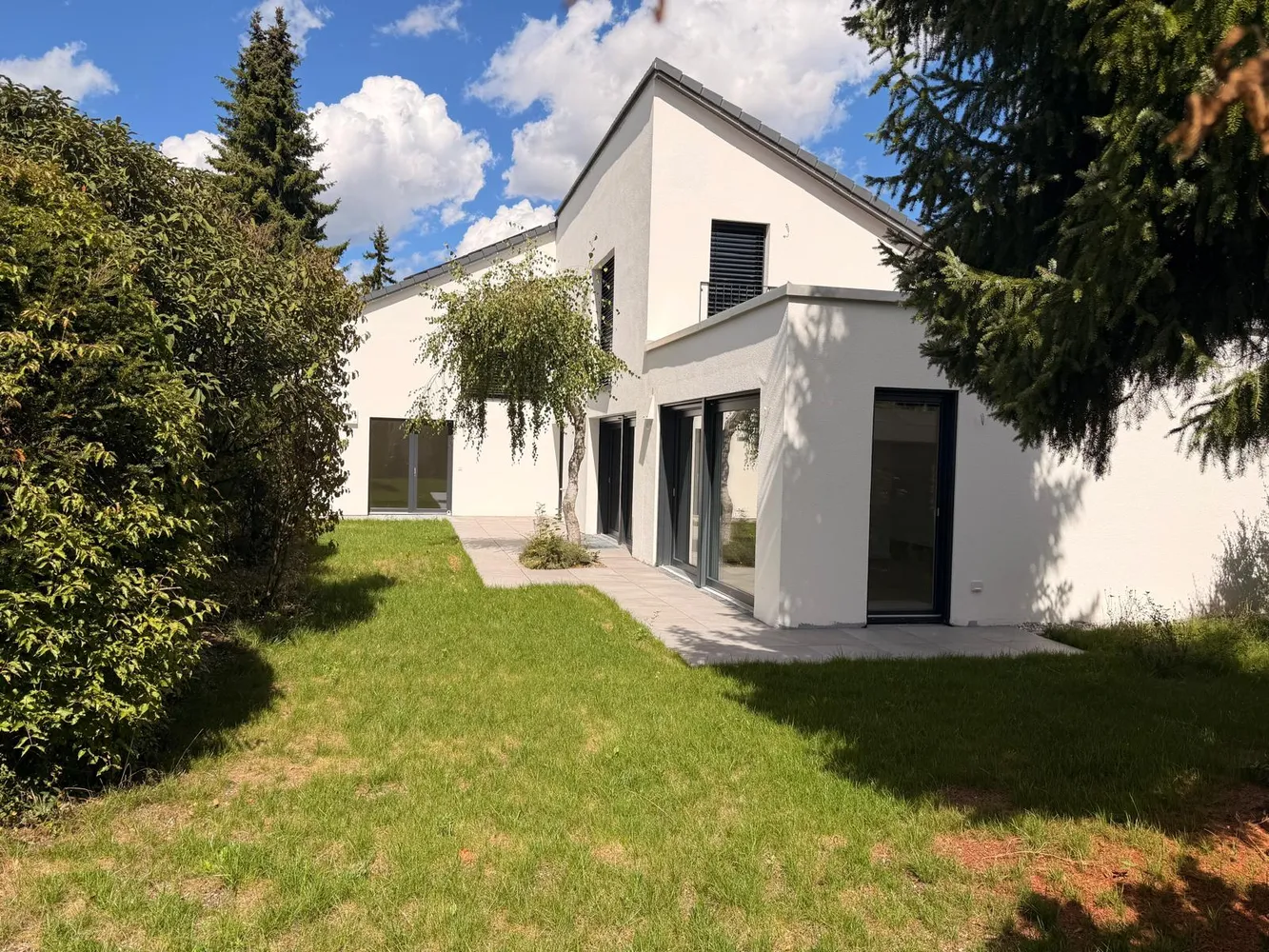8 Zimmer Haus mit 220 m² in München – Bild 2