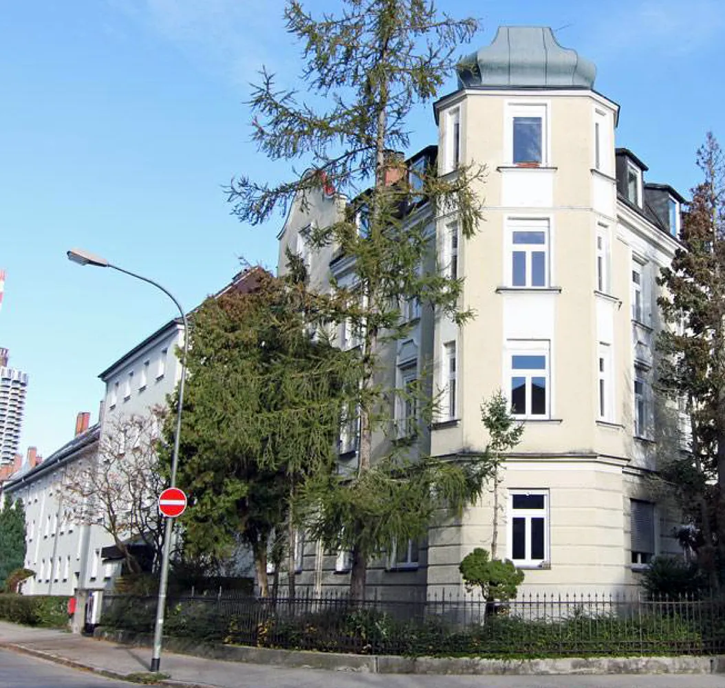 4 Zimmer Wohnung mit 102 m² in Augsburg – Bild 1