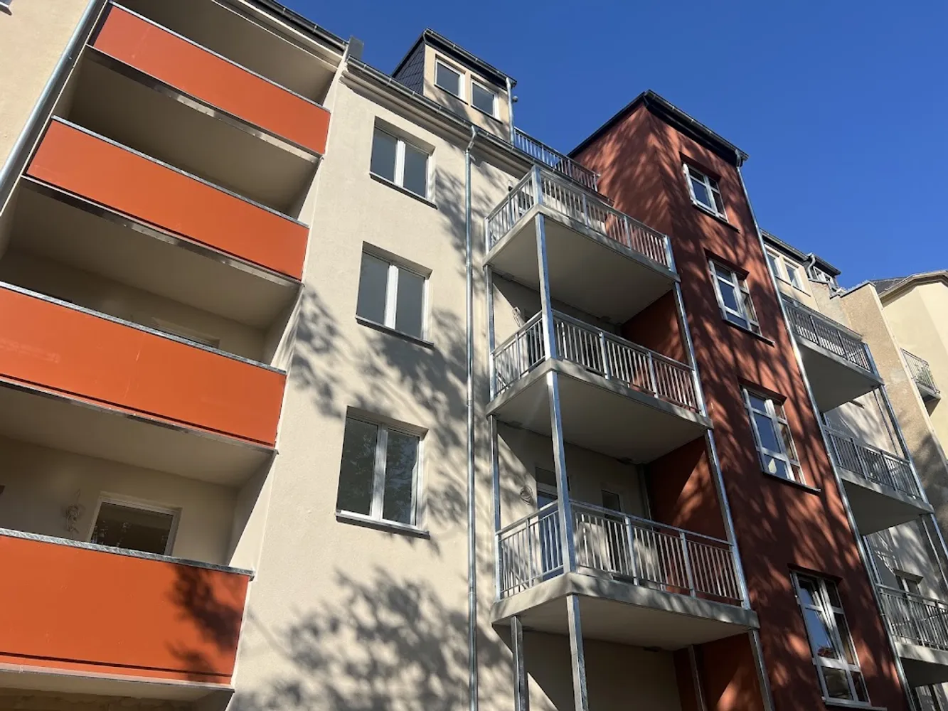 4 Zimmer Wohnung mit 122 m² in Gera – Bild 1