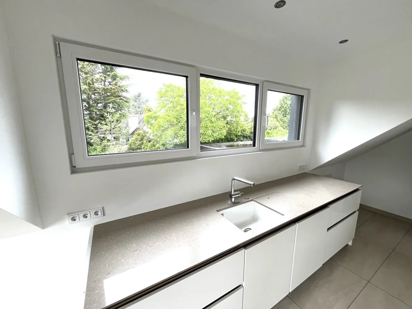 4 Zimmer Wohnung mit 150 m² in Köln – Bild 3