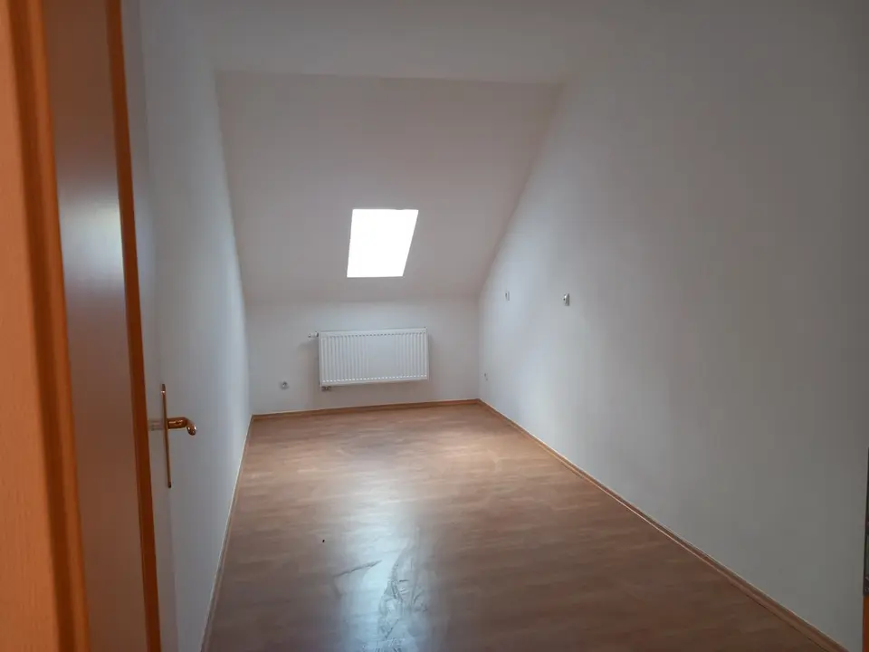 5 Zimmer Wohnung mit 126 m² in Werdau – Bild 8