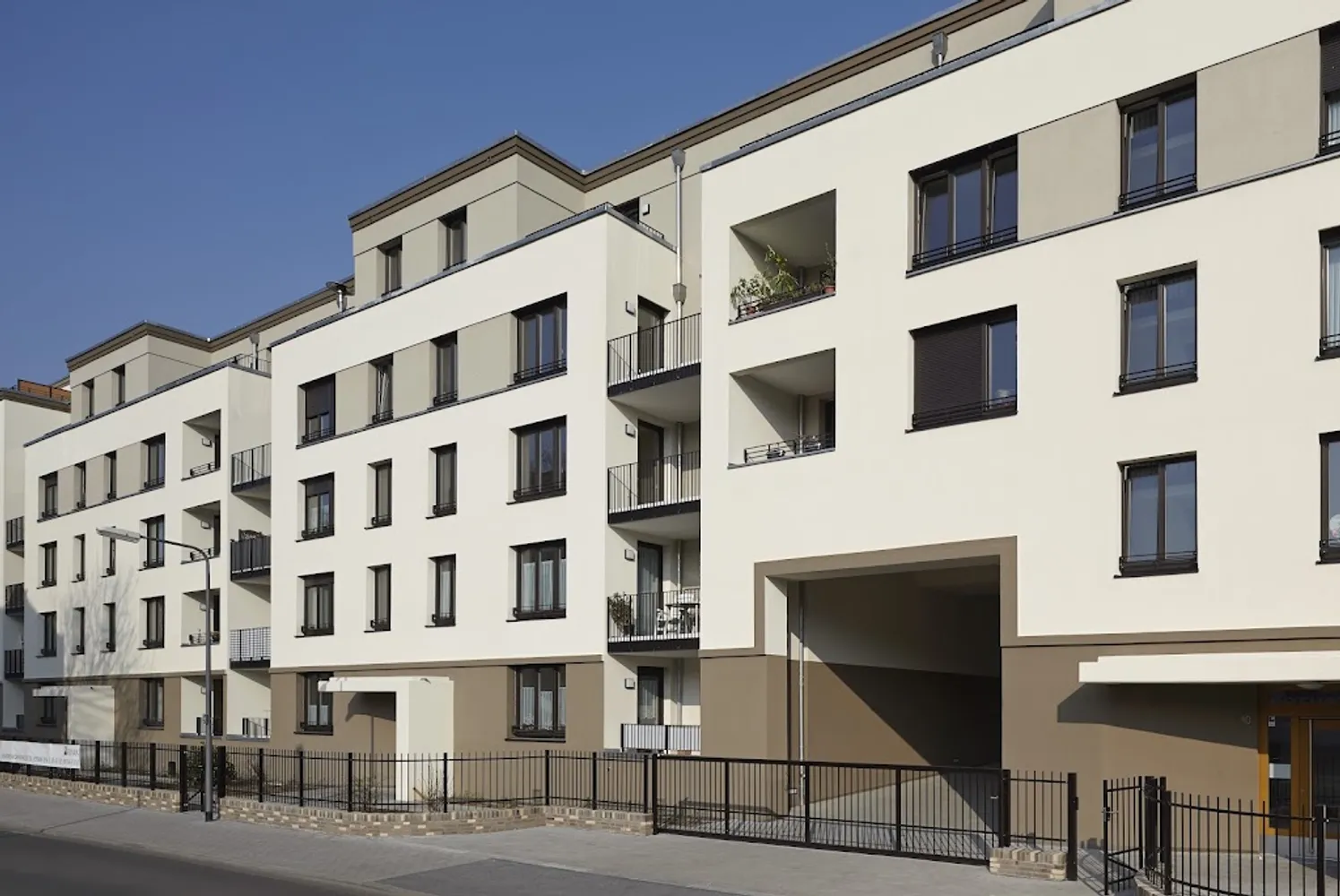 2 room apartment with 61 m² in Frankfurt am Main – Photo 1