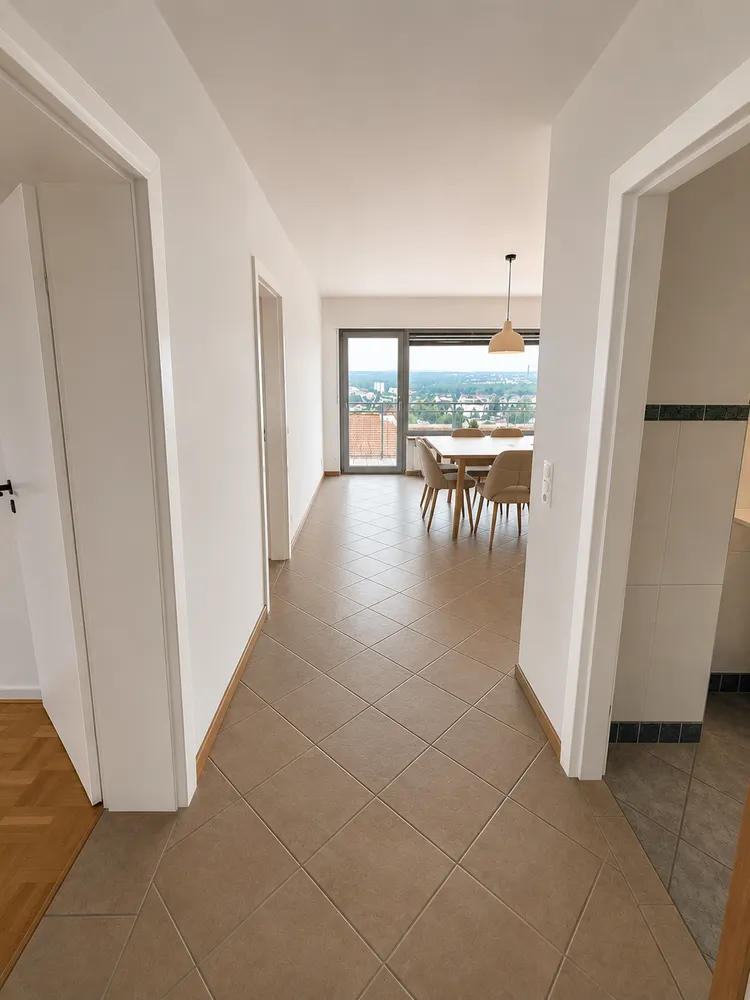 4 Zimmer Wohnung mit 105 m² in Frankfurt am Main – Bild 1