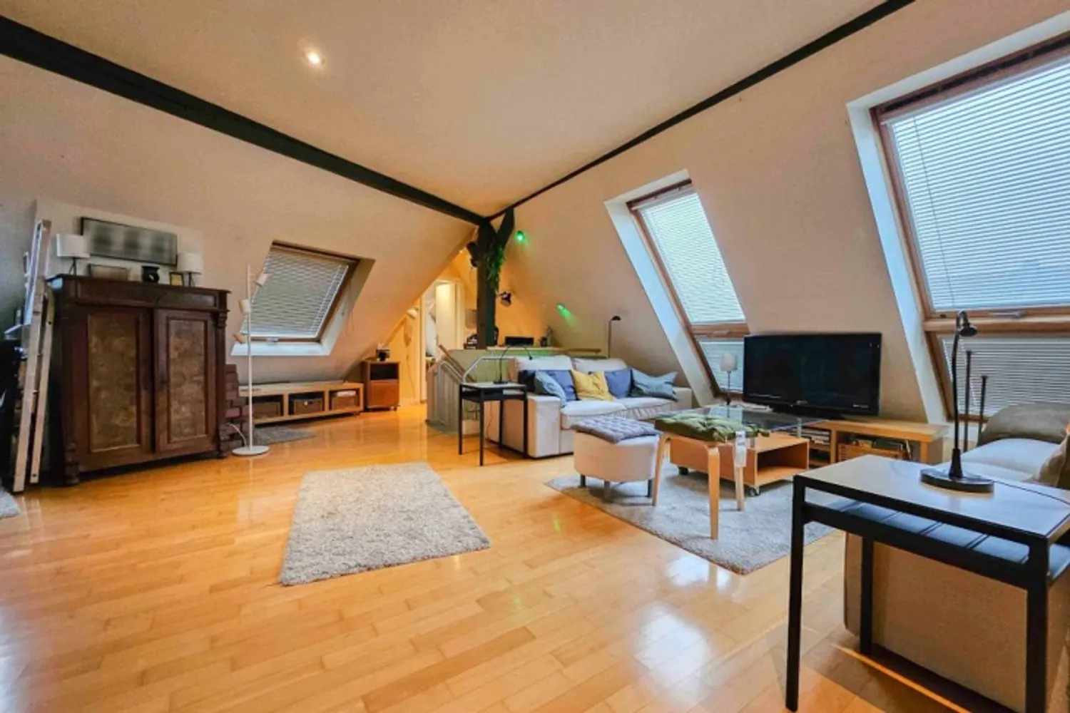 3 Zimmer Wohnung mit 84 m² in Frankfurt am Main – Bild 2