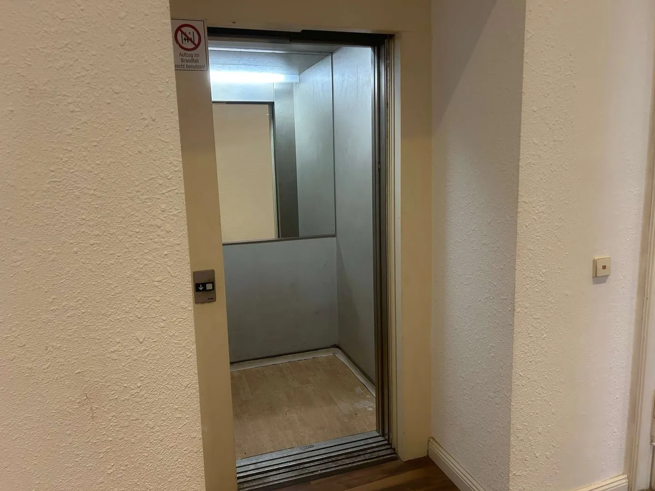 2 Zimmer Wohnung mit 87 m² in Halle (Saale) – Bild 2