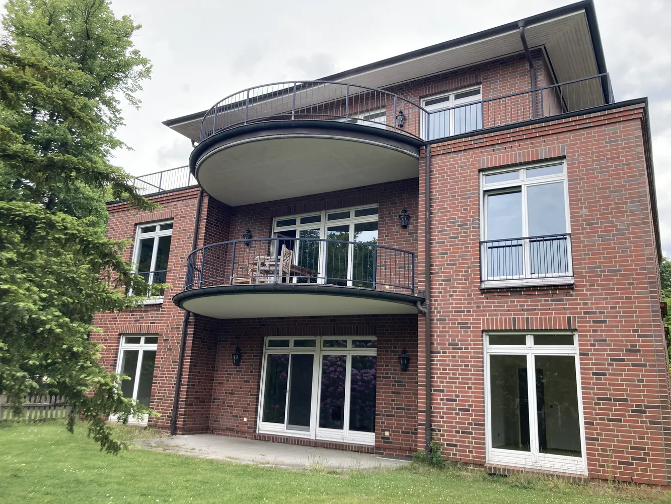 4 Zimmer Wohnung mit 150 m² in Hamburg – Bild 1