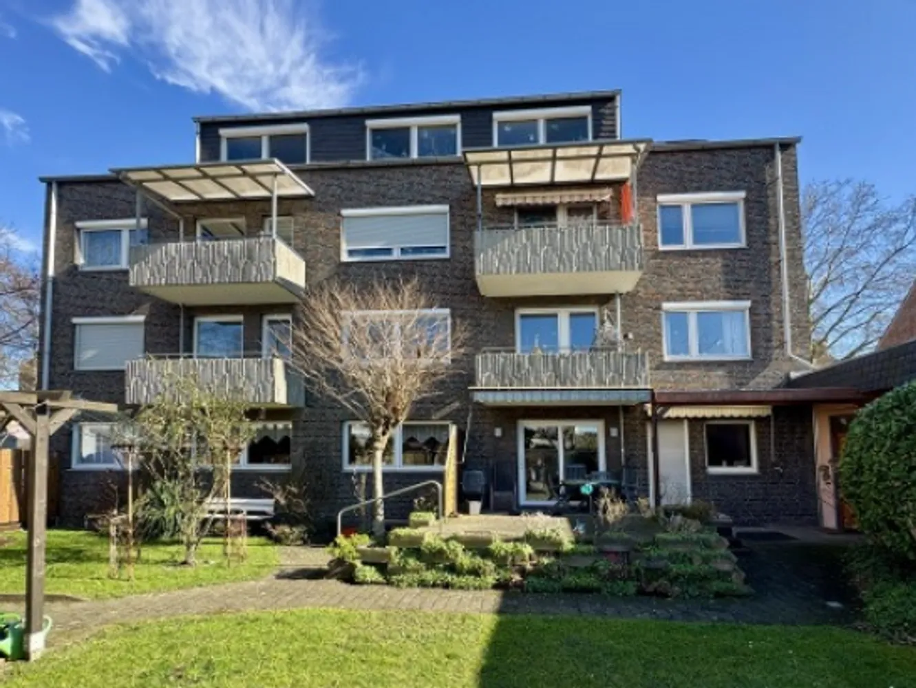 6 Zimmer Wohnung mit 152 m² in Duisburg – Bild 1