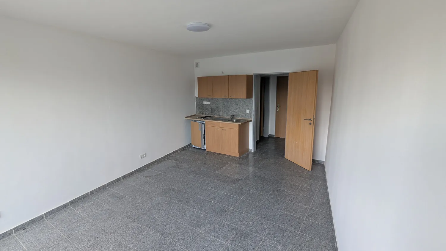1 Zimmer Wohnung mit 30 m² in Köln – Bild 2