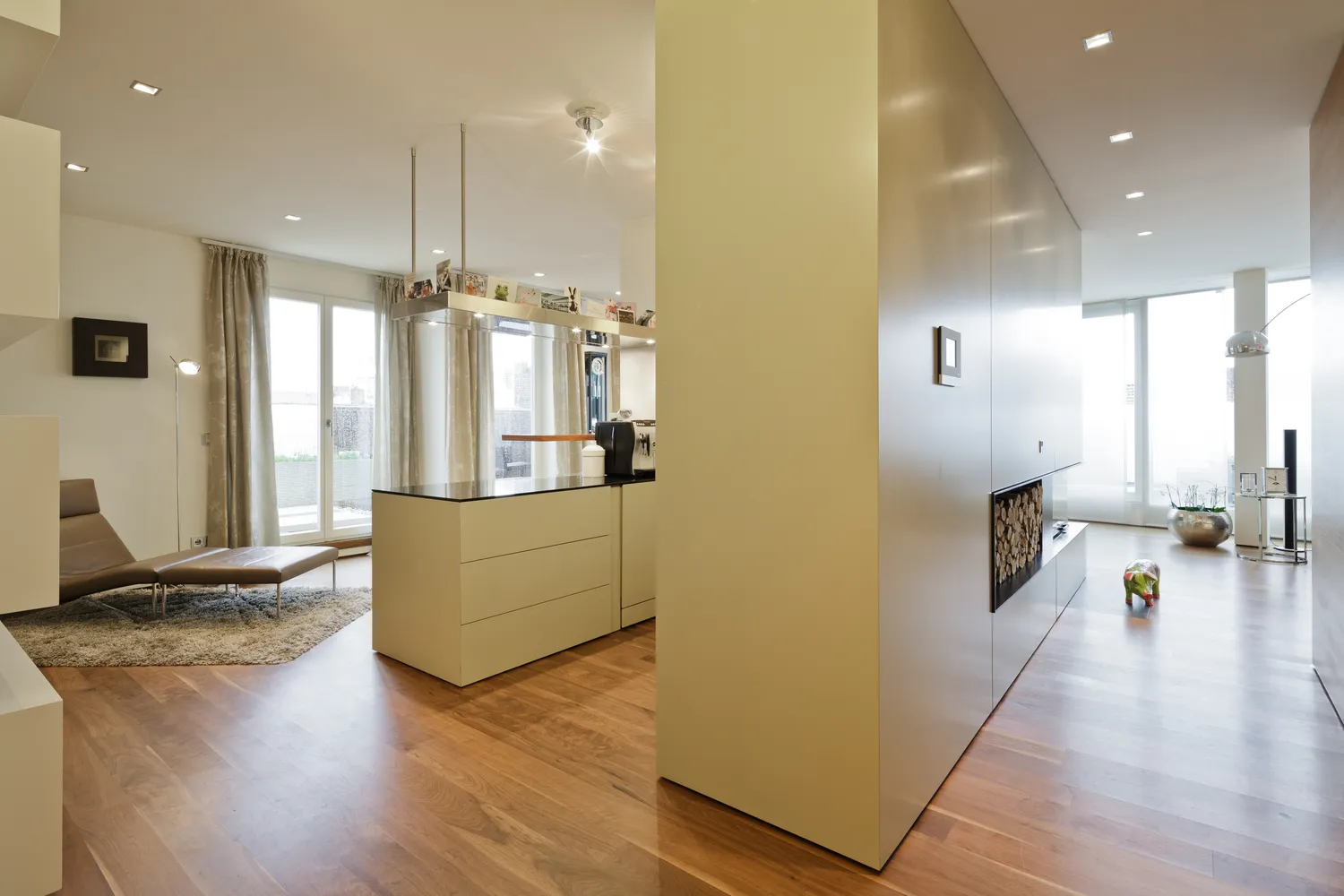 6 Zimmer Wohnung mit 185 m² in München – Bild 2
