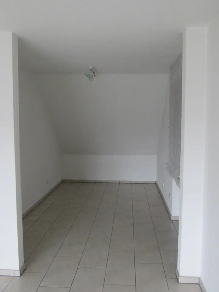 3 Zimmer Wohnung mit 90 m² in Grevenbroich – Bild 2