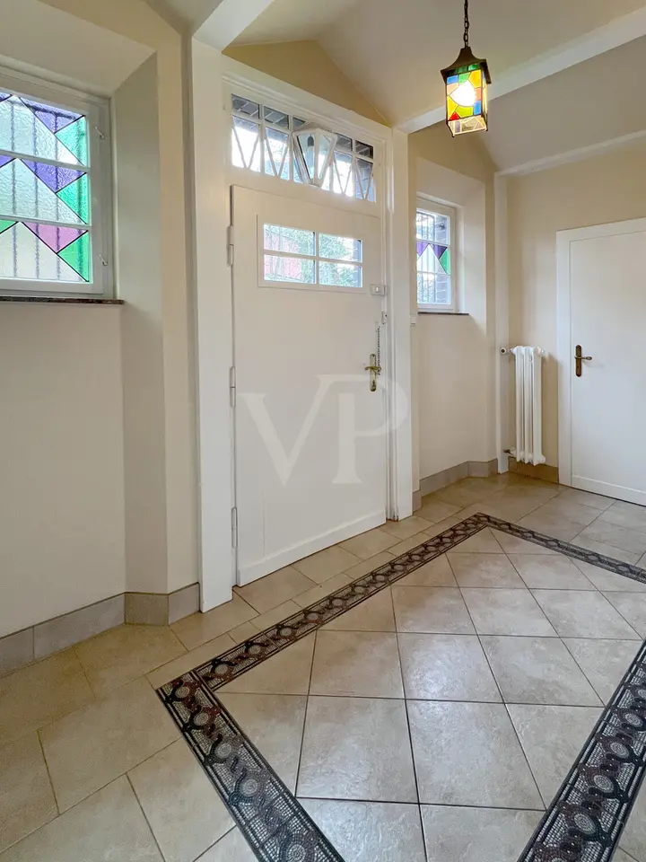 8 Zimmer Wohnung mit 215 m² in Wiesbaden – Bild 3