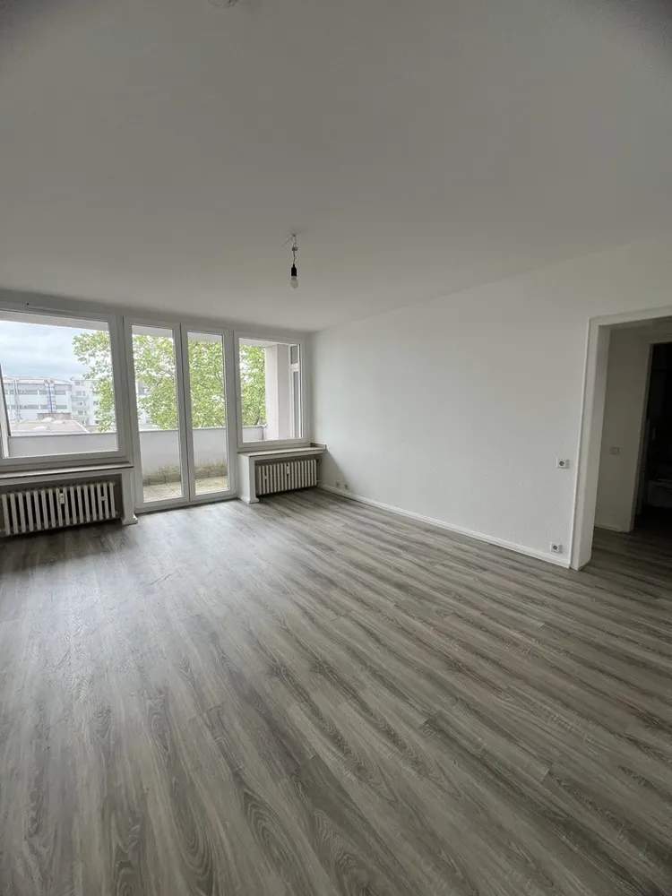3 Zimmer Wohnung mit 77 m² in Duisburg – Bild 1