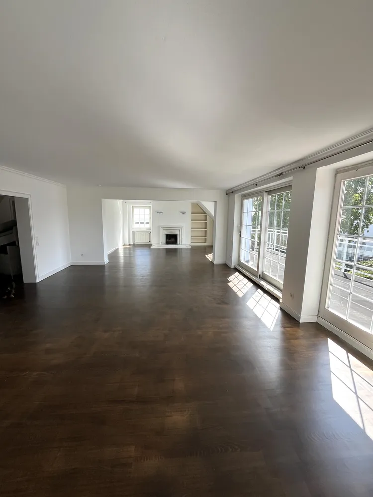 6 Zimmer Wohnung mit 201 m² in Düsseldorf – Bild 3