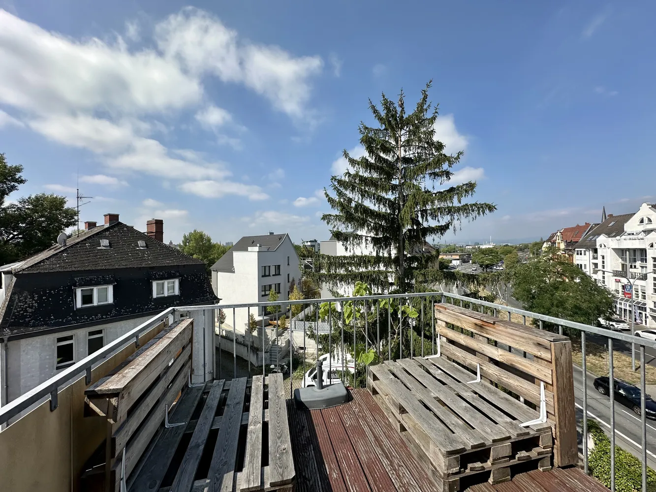 3 Zimmer Wohnung mit 109 m² in Wiesbaden – Bild 1