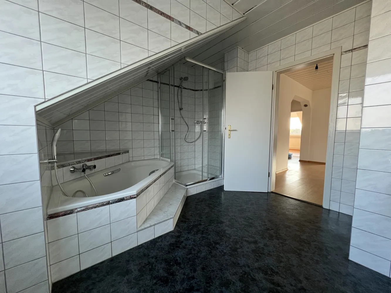 4 Zimmer Wohnung mit 100 m² in Marburg – Bild 10