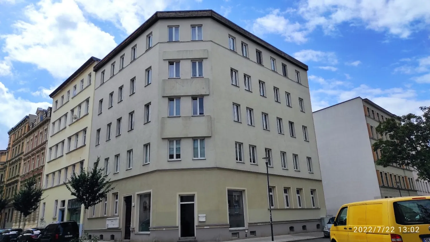 4 Zimmer Wohnung mit 95 m² in Halle (Saale) – Bild 1