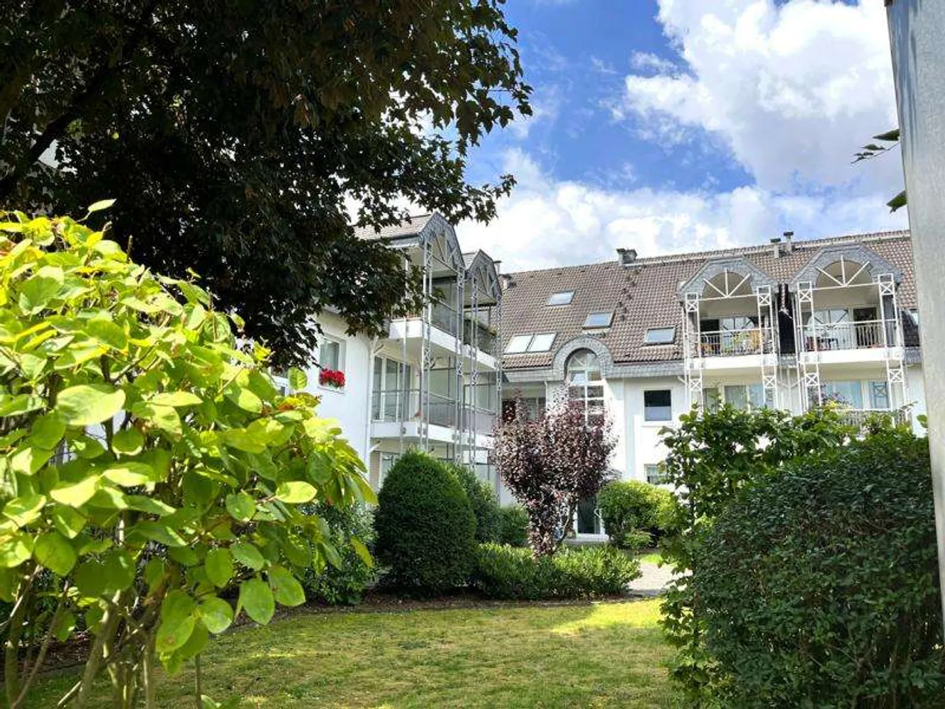 4 Zimmer Wohnung mit 99 m² in Düsseldorf – Bild 5