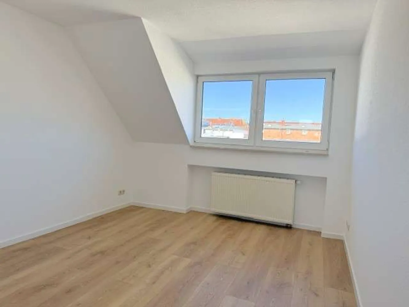 4 Zimmer Wohnung mit 95 m² in Güstrow – Bild 2