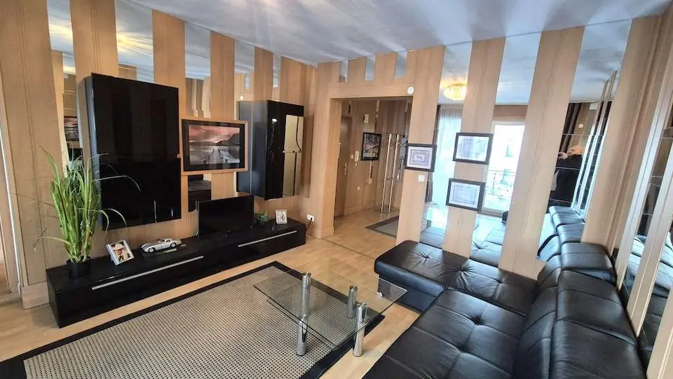 WG-Zimmer mit 100 m² in Düsseldorf – Bild 8