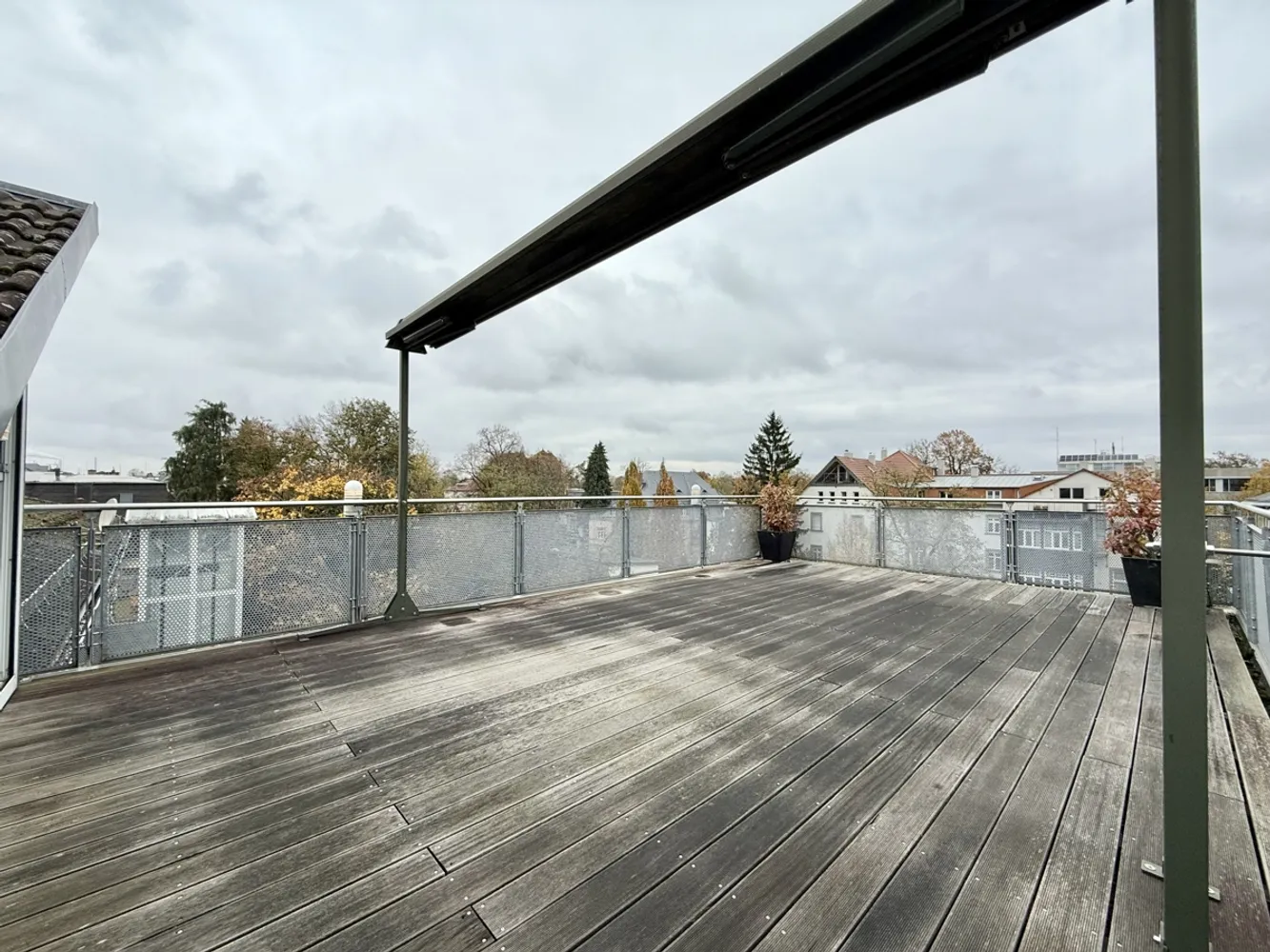 5 Zimmer Wohnung mit 244 m² in Karlsruhe – Bild 1