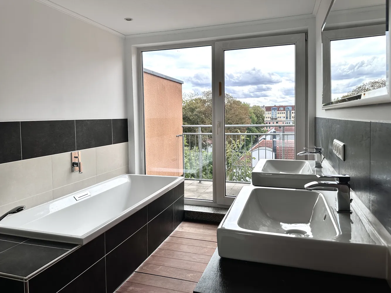 3 room apartment with 138 m² in Magdeburg – Photo 3