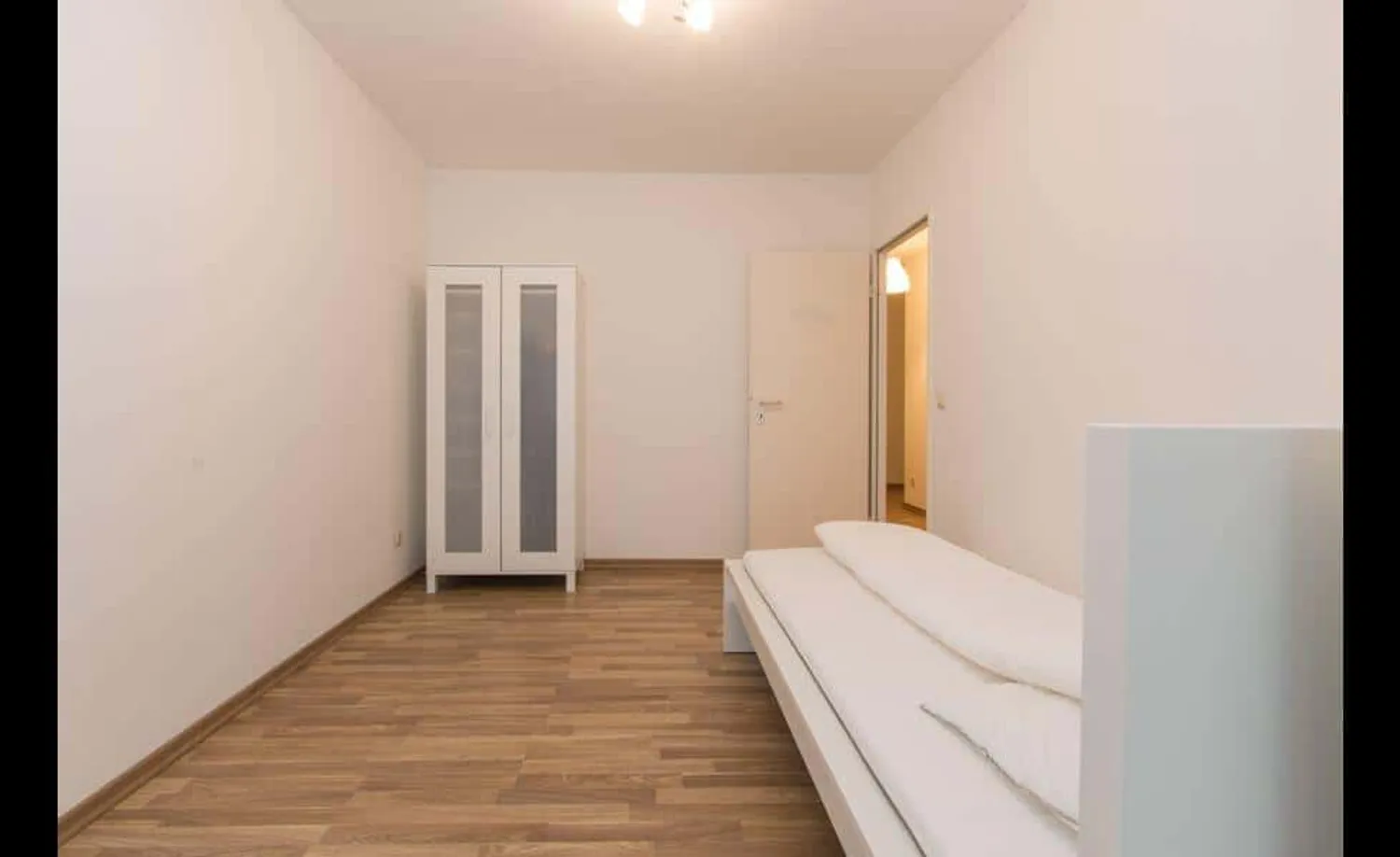 Shared room with 13 m² in Berlin – Photo 3