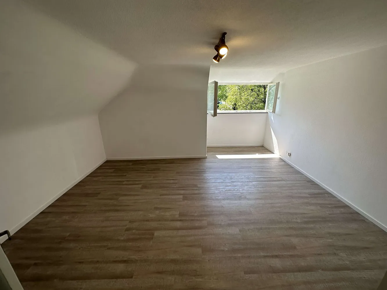 1 Zimmer Wohnung mit 32 m² in Stuttgart – Bild 2