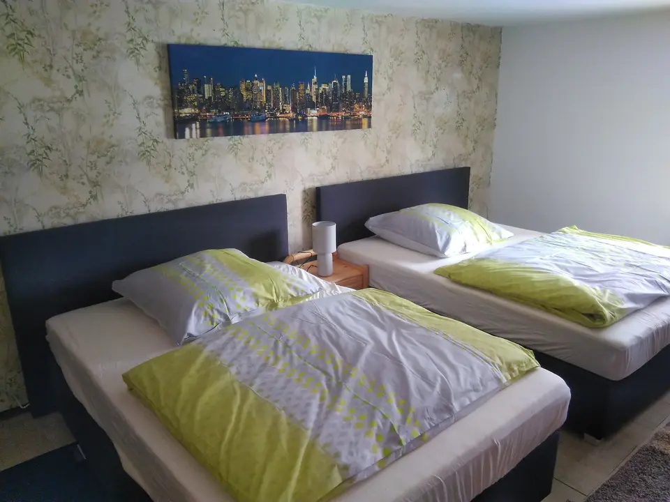 WG-Zimmer mit 120 m² in Straubing – Bild 1