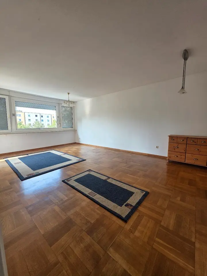 5 Zimmer Wohnung mit 113 m² in Regensburg – Bild 1