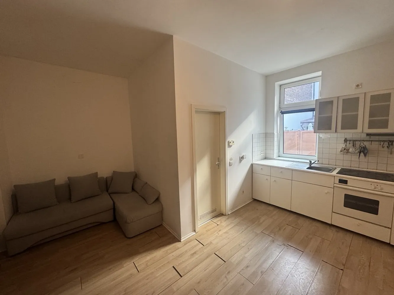 2 Zimmer Wohnung mit 35 m² in Leverkusen – Bild 2