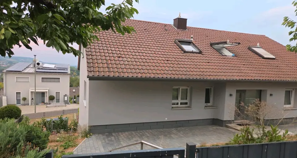 5 Zimmer Wohnung mit 150 m² in Würzburg – Bild 2