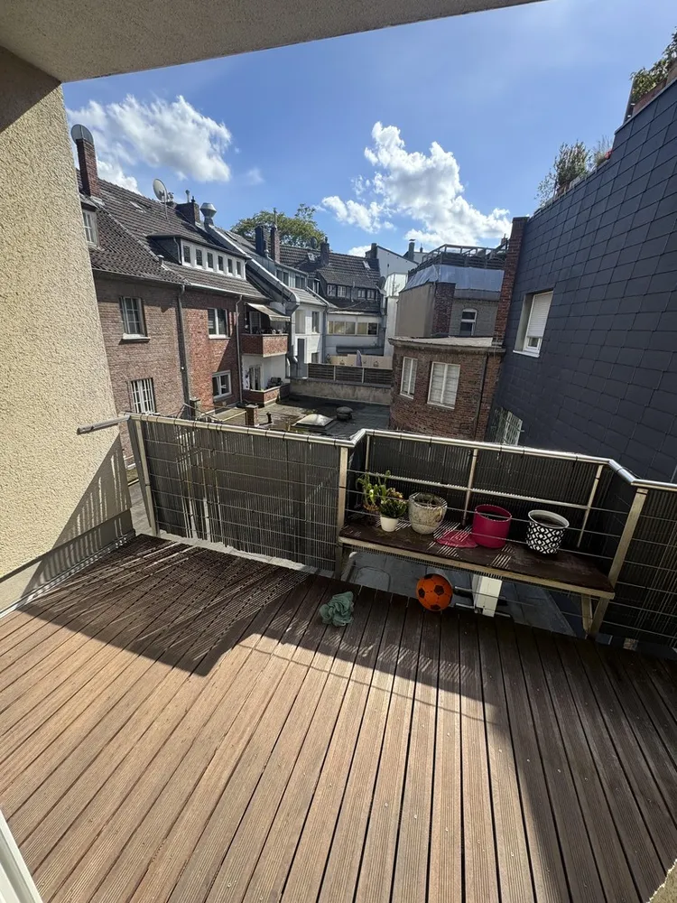 4 Zimmer Wohnung mit 135 m² in Neuss – Bild 2