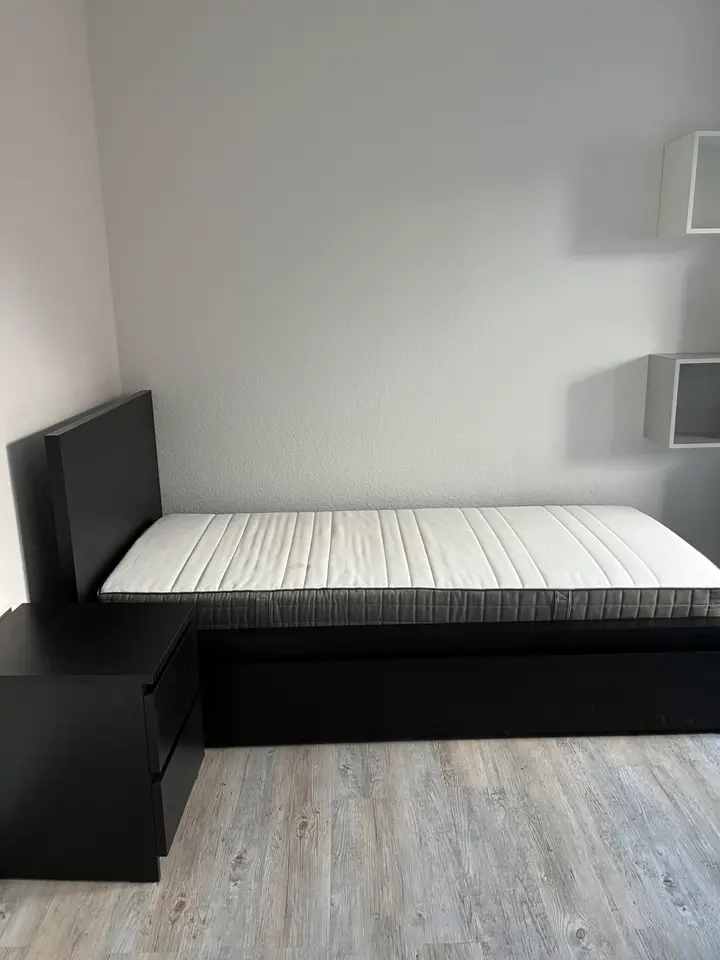 12 Zimmer Wohnung mit 153 m² in Oldenburg – Bild 2