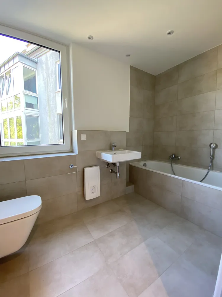 2 Zimmer Wohnung mit 67 m² in Berlin – Bild 4