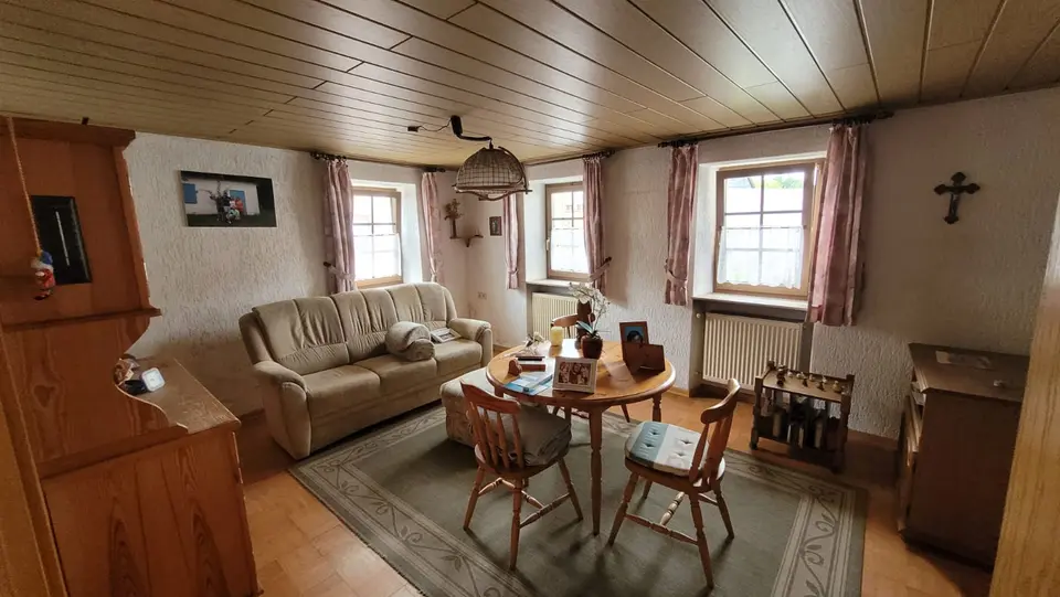 4 Zimmer Haus mit 100 m² in Saarbrücken – Bild 2