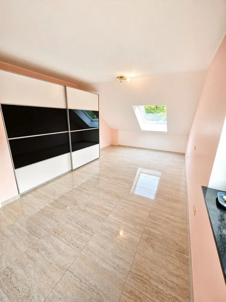 3 Zimmer Wohnung mit 93 m² in Köln – Bild 2