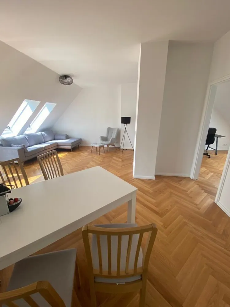 2 Zimmer Wohnung mit 65 m² in Berlin – Bild 2