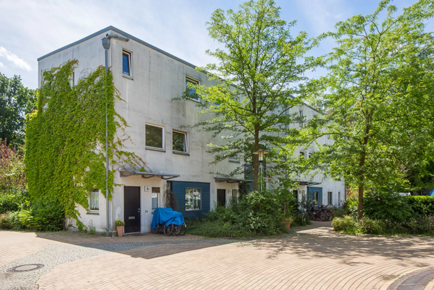 6 Zimmer Wohnung mit 122 m² in Berlin – Bild 1