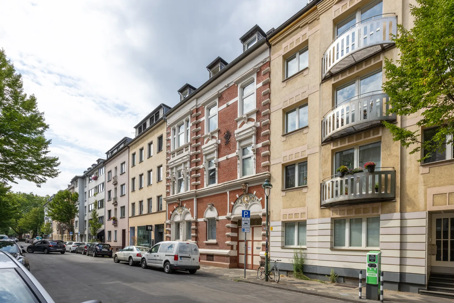 5 Zimmer Wohnung mit 116 m² in Düsseldorf – Bild 1