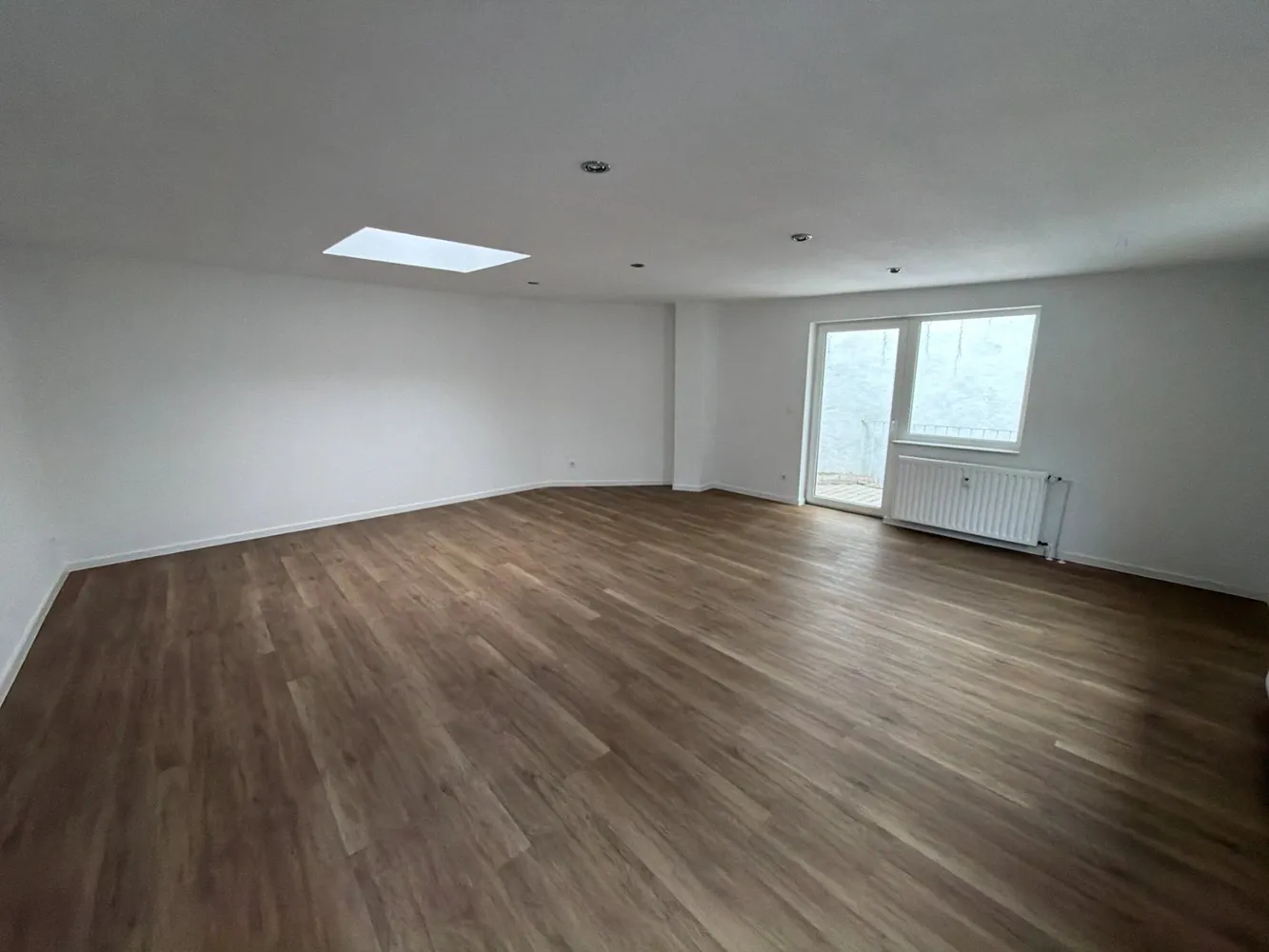 1 room apartment with 57 m² in Cologne – Photo 3